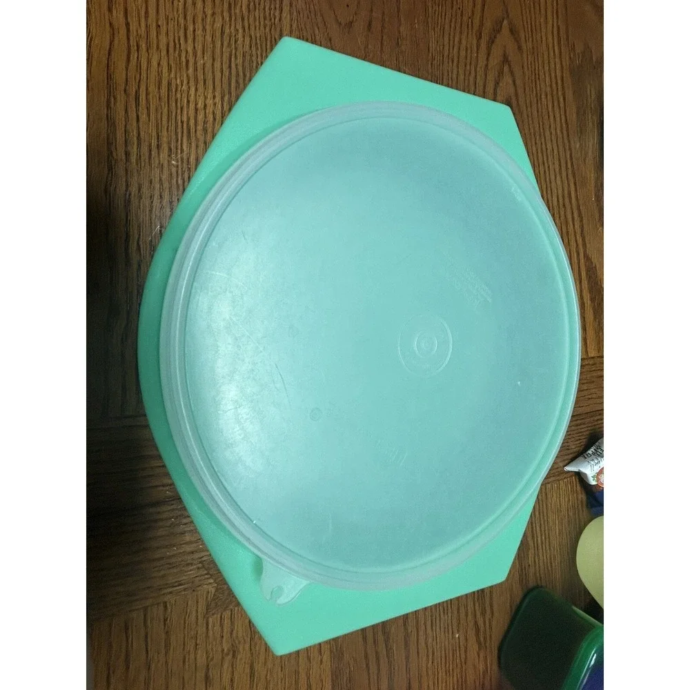 2 Vintage‎ Tupperware Round Casserole Dishes